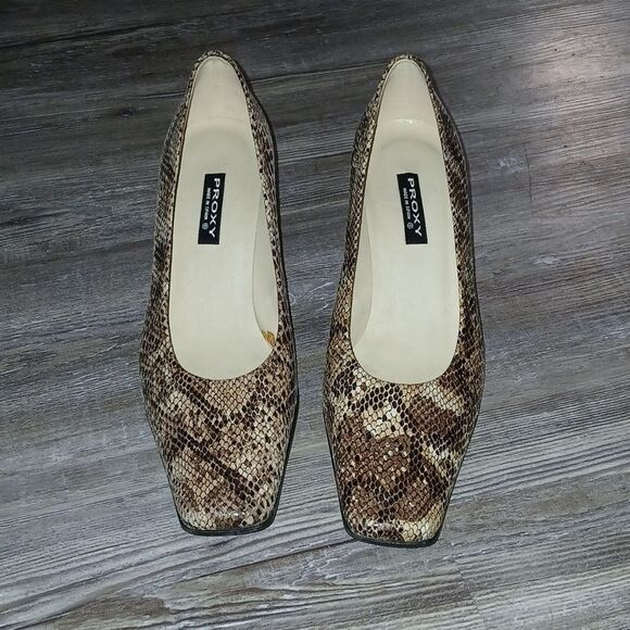 Proxy snakeskin square toe low heel shoes Sz 8.5  EUC - Picture 2 of 8